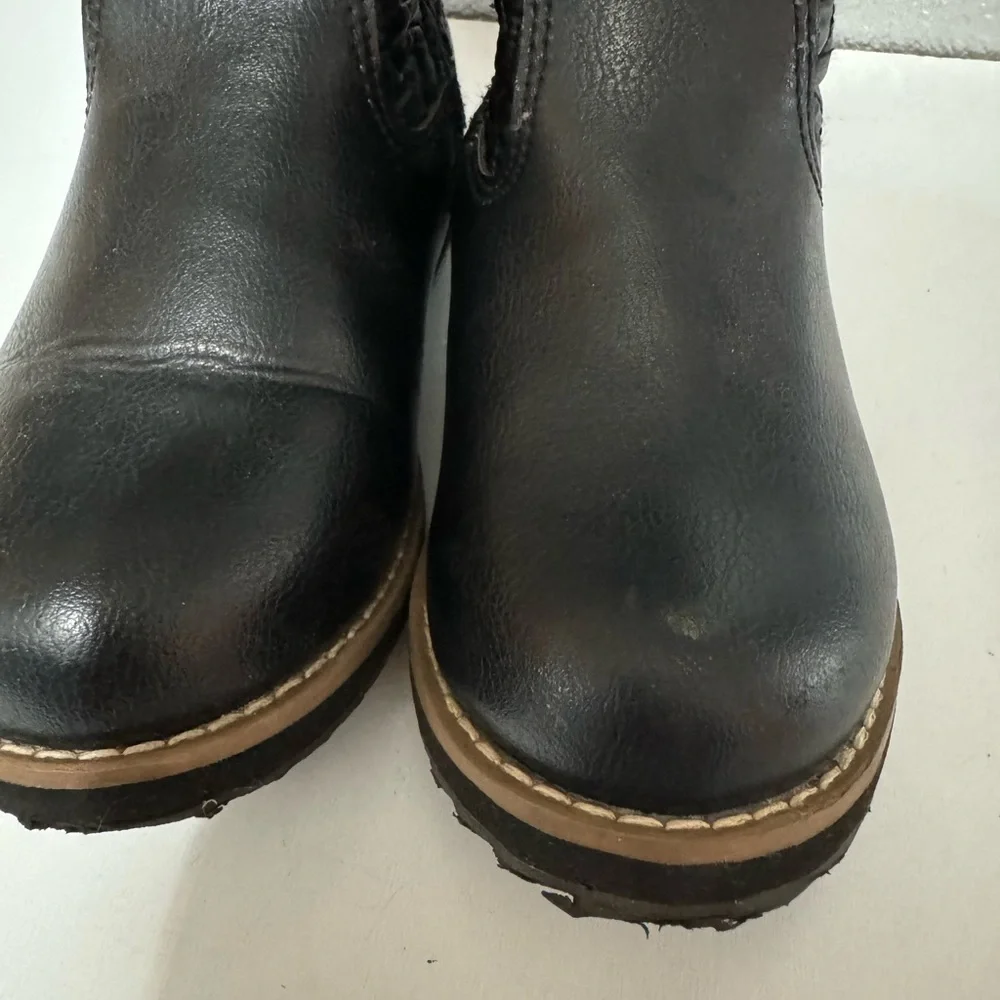 H&M Girls Black fashion winter boots size 9